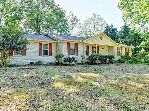 3rd image of 2628 Whitehurst Dr NE