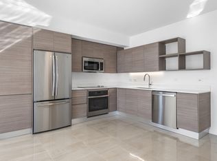 700 SW 1st St #812, Miami, FL 33130