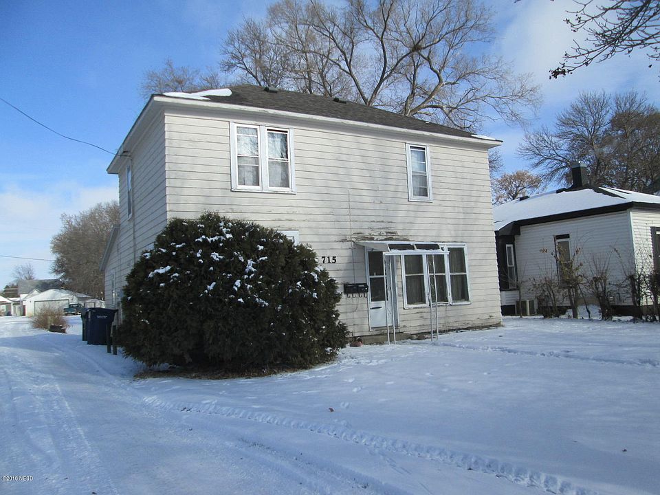2nd image of 715 E Kemp Ave