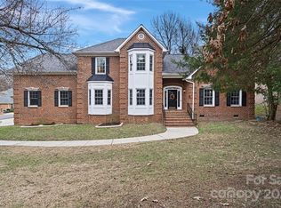 9921 Providence Rd, Charlotte, NC 28277