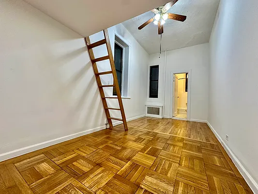 Rented by Oxford Property Group | media 7