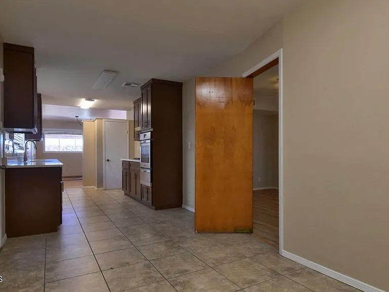 4700 Louisiana St — Photo 21