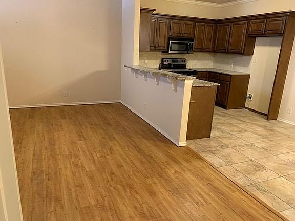 Living Room/Kitchen Bar