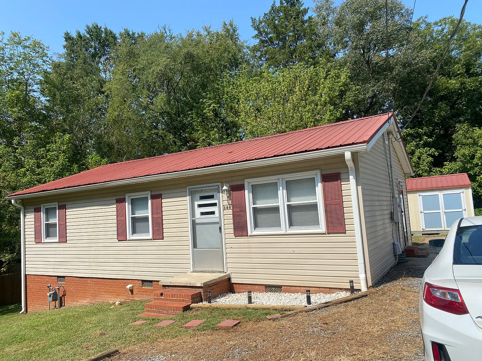 3 bed, 912 sqft, $1,400 — Photo 1
