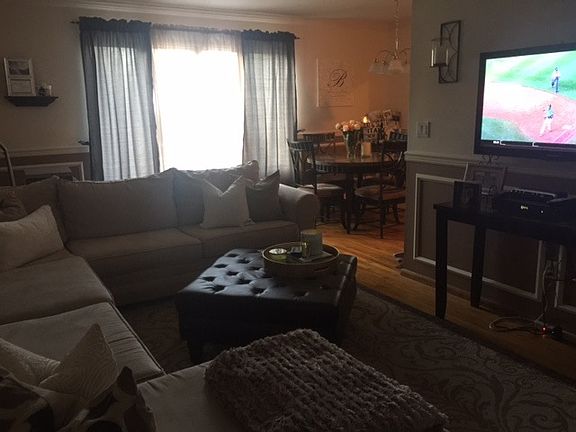 5th image of 352 Bradford Ave #2