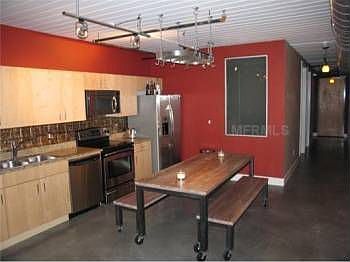 5th image of 1501 W Horatio St APT 110