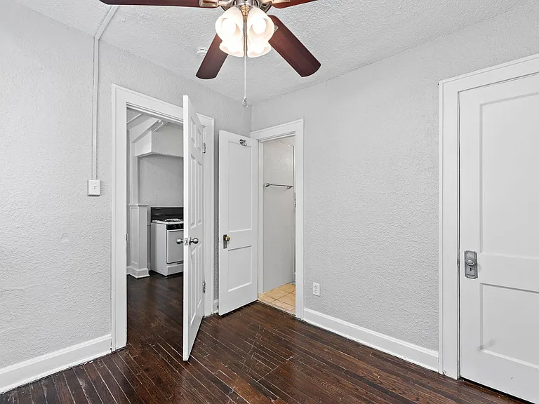 4400 Jarboe St — Photo 36