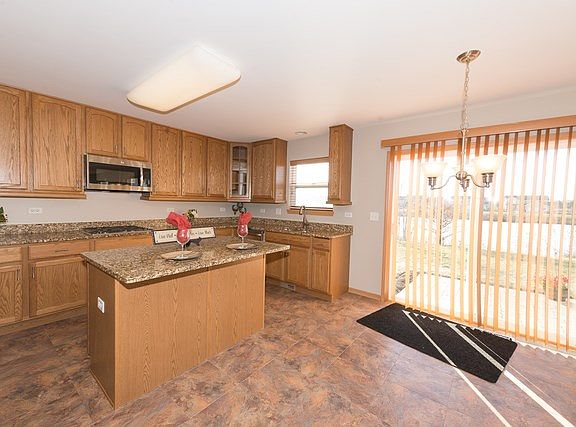 4th image of 2301 Queensbridge Dr