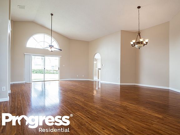 5th image of 4449 Oakton Dr