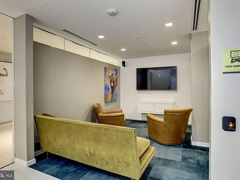 8380 Greensboro Dr #1008 — Photo 19