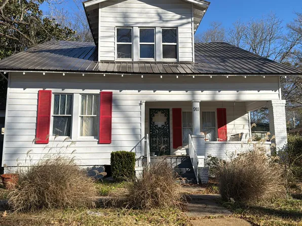 911 Gloster St, Corinth, MS 38834
