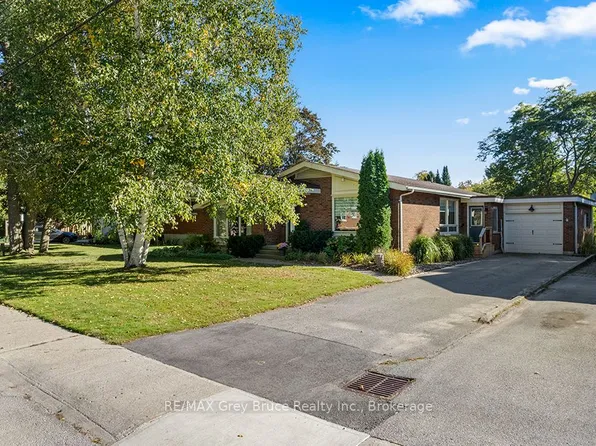 563 21st St W, Owen Sound, ON N4K 4E7