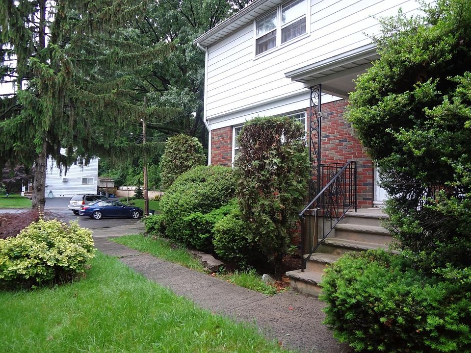 2nd image of 22 Romano St