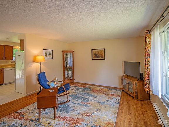 3rd image of 1107 Miller Avenue NE
