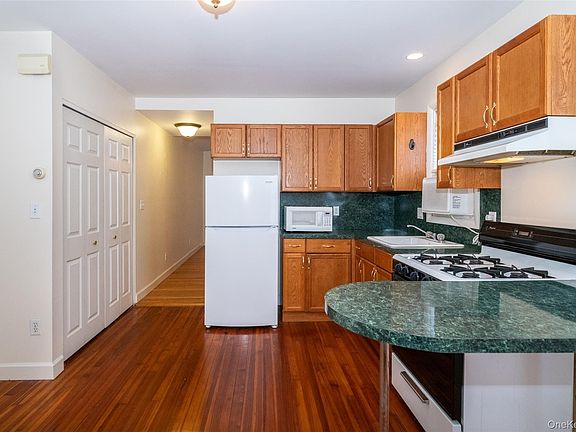 5th image of 320 Melbourne Ave #1R