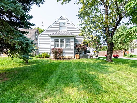 2nd image of 283 Forest Lawn Blvd