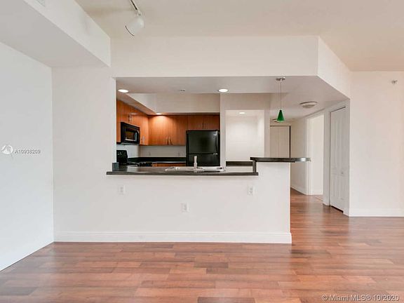 5th image of 110 N Federal Hwy APT 915