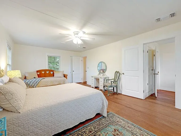 119 River Pl — Photo 17