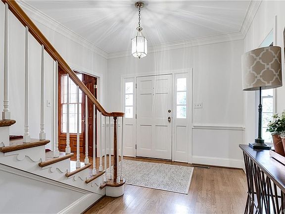 5th image of 9706 Cragmont Dr