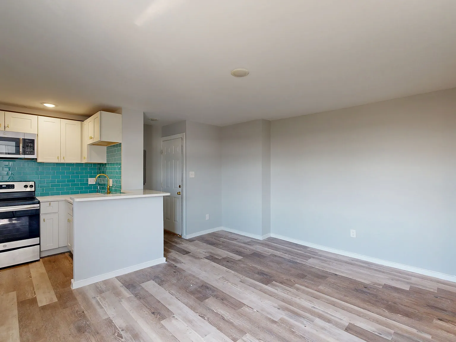 5474 Delmar Blvd — Photo 1