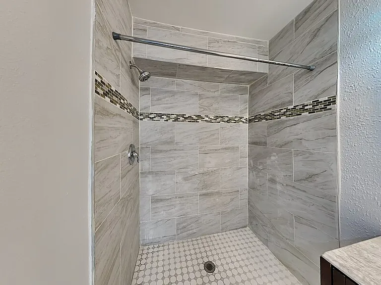 3979 Versailles Dr — Photo 18