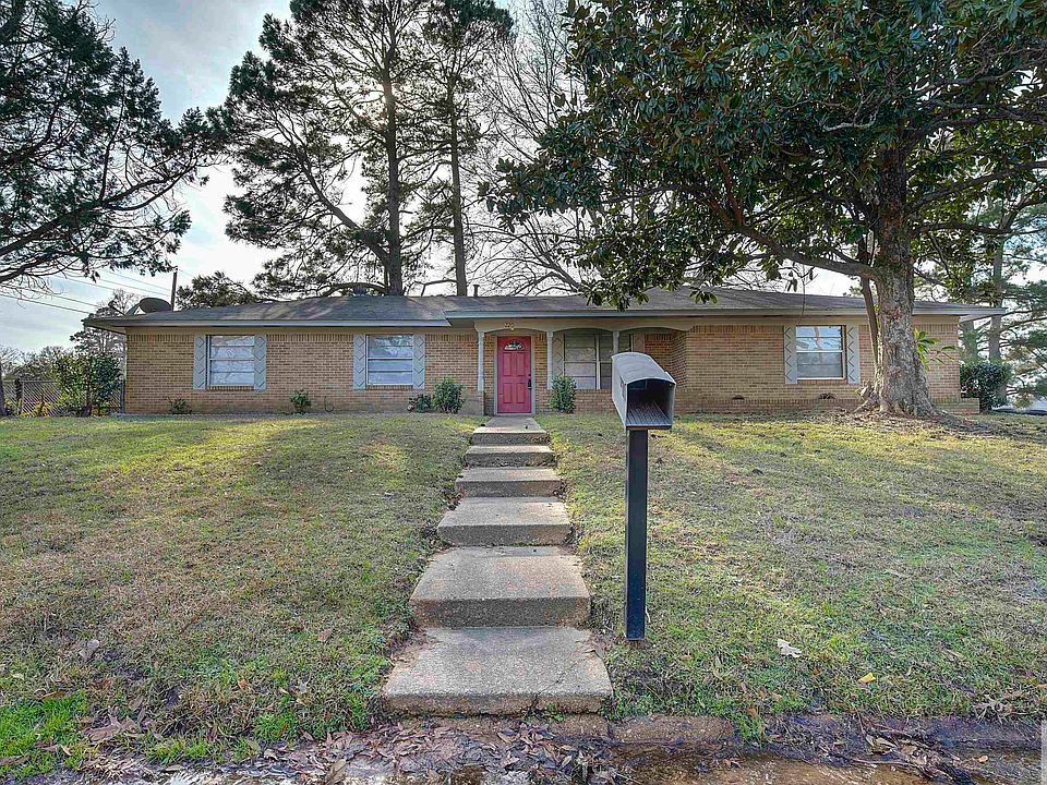 1st image of 220 Piney St