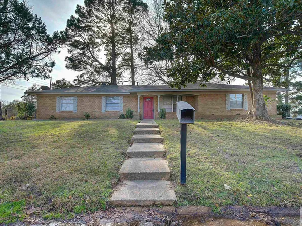 220 Piney St, Wake Village, TX 75501