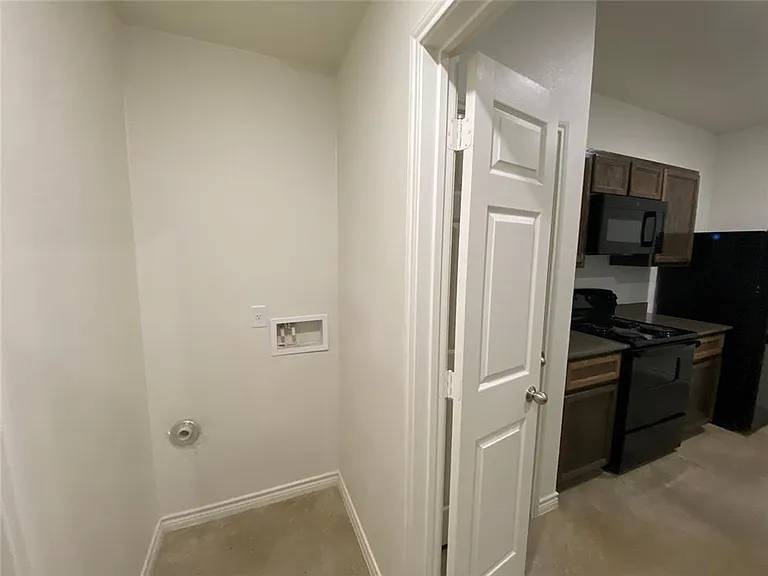 2320 Duntov Dr — Photo 13