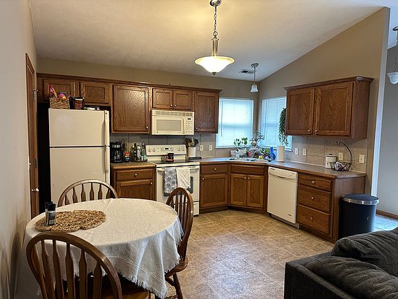 4th image of 512 Brookmont Dr