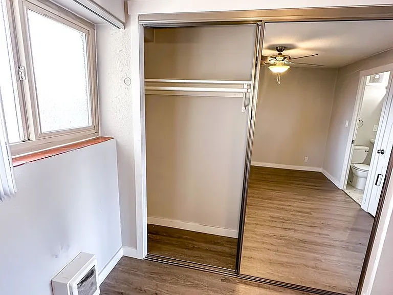 Mercer Vista Apartments — Photo 25