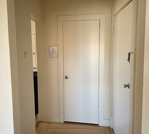 4th image of 611 W Grand Ave APT 9