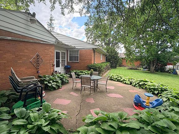 4th image of 100 Inwood Rd