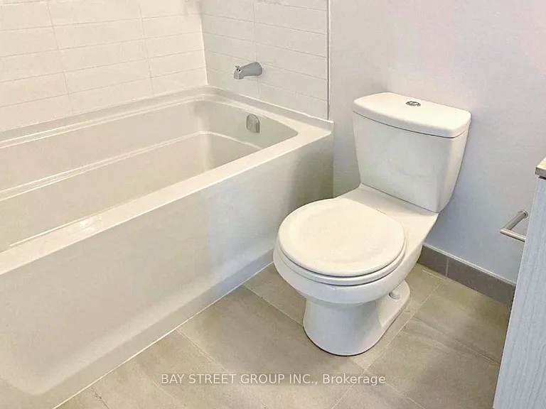 11 Wellesley St W #2711 — Photo 8
