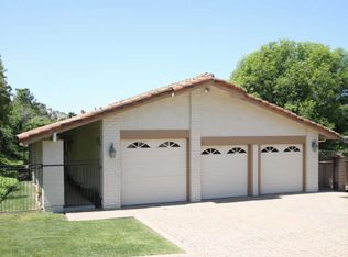 341 Mesa Ave, Thousand Oaks, CA 91320