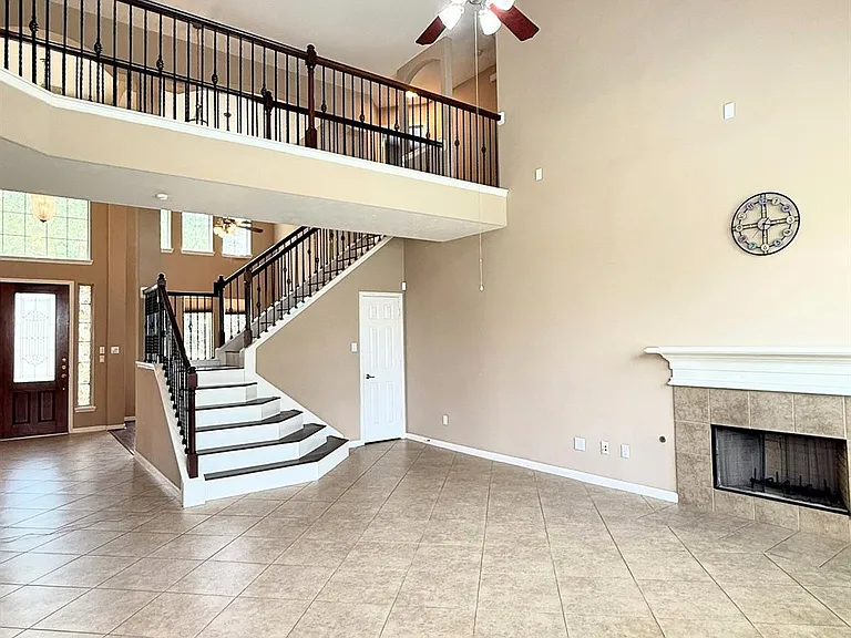 2214 Jurgensen Ln — Photo 12