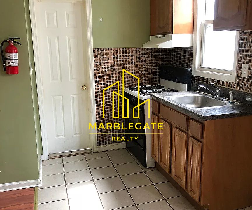 1st image of 848 S 15th St #33