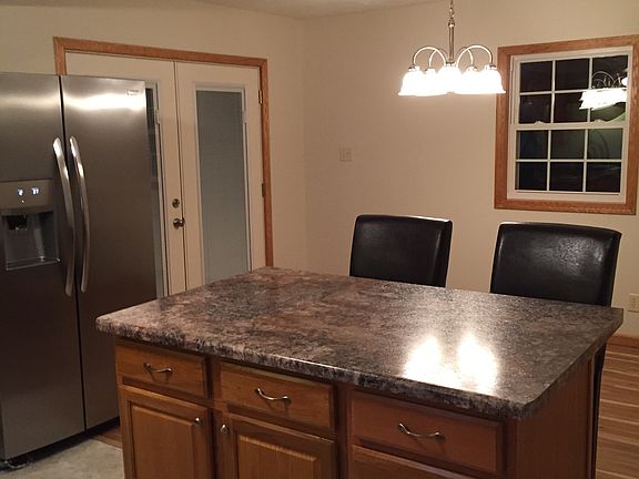 4th image of 223 Berkley Dr