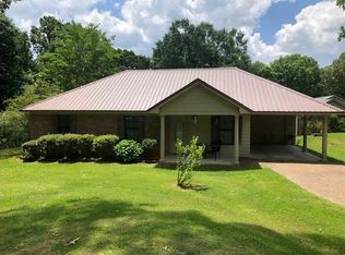 218 Fox Run Dr, Courtland, MS 38620