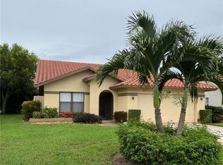 293 Kings Way, Naples, FL 34104