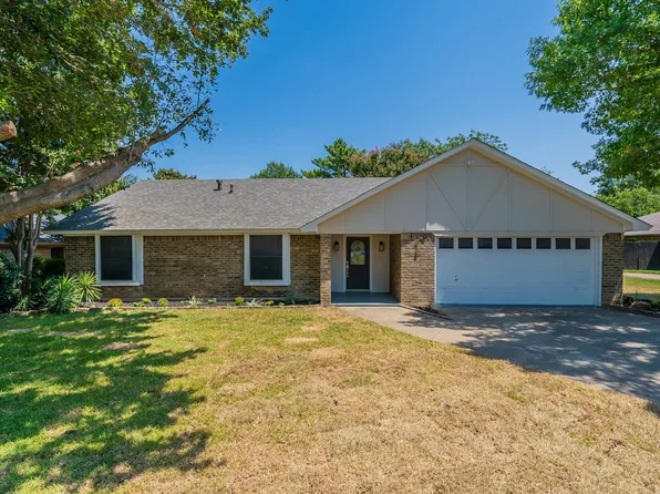 918 Glacier Ln, Grapevine, TX 76051