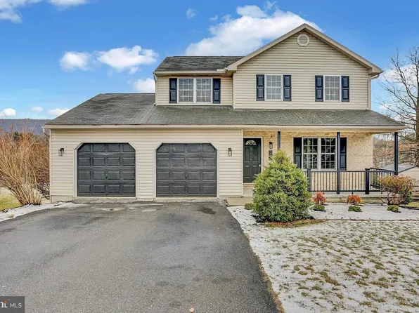 322 Dogwood Ln, Womelsdorf, PA 19567