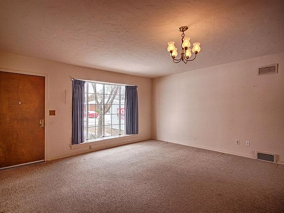 4th image of 1909 Hasley Dr