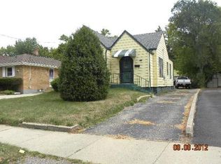 1035 Pine St, Waukegan, IL 60085