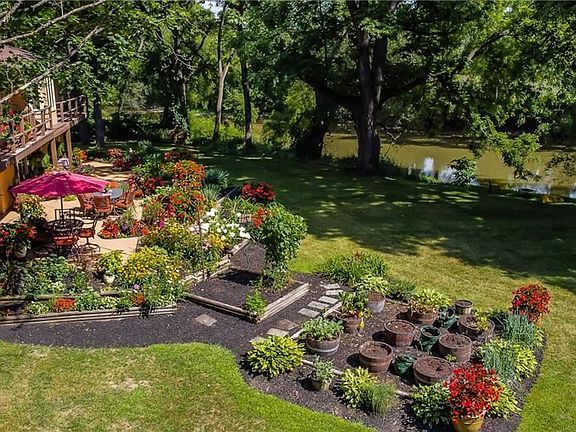 2nd image of 20 Creekside Dr