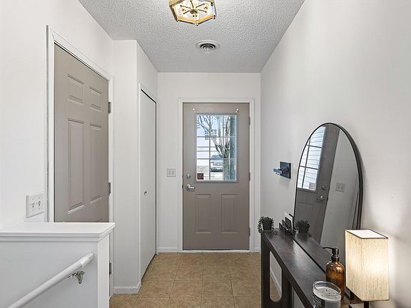 3rd image of 4905 Bluff Heights Trl SE