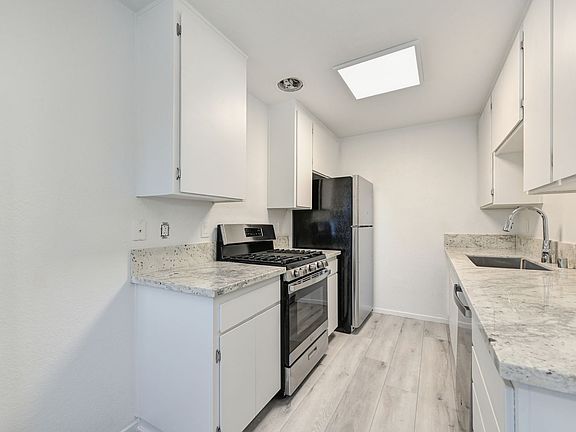 2nd image of 109-121 Lincoln Way #121-C