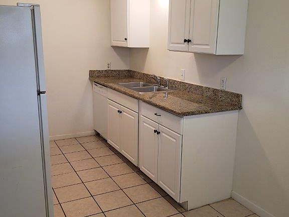 3rd image of 191 Hill Terrace Dr APT 39