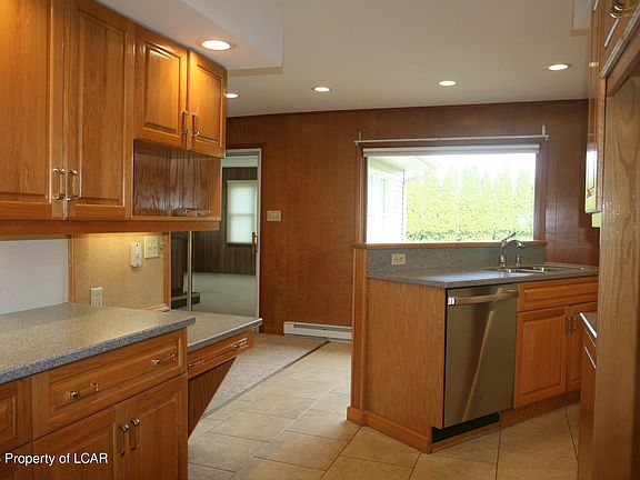 5th image of 26 Westminster Dr