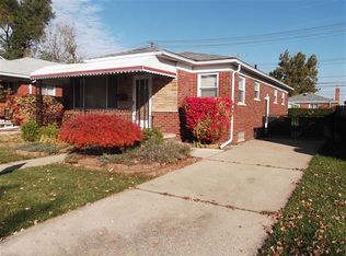 18289 Oak Ave, Eastpointe, MI 48021