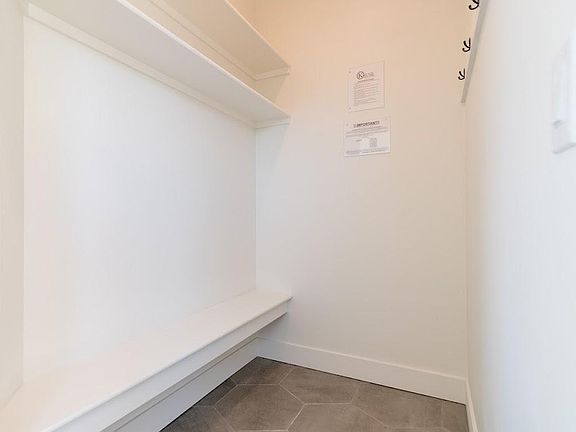 4th image of 202-1350 13th St #202
